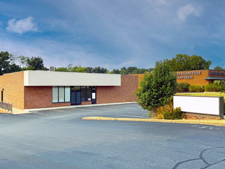 Primary Photo Of 15420 Manchester Rd, Ellisville Freestanding For Sale