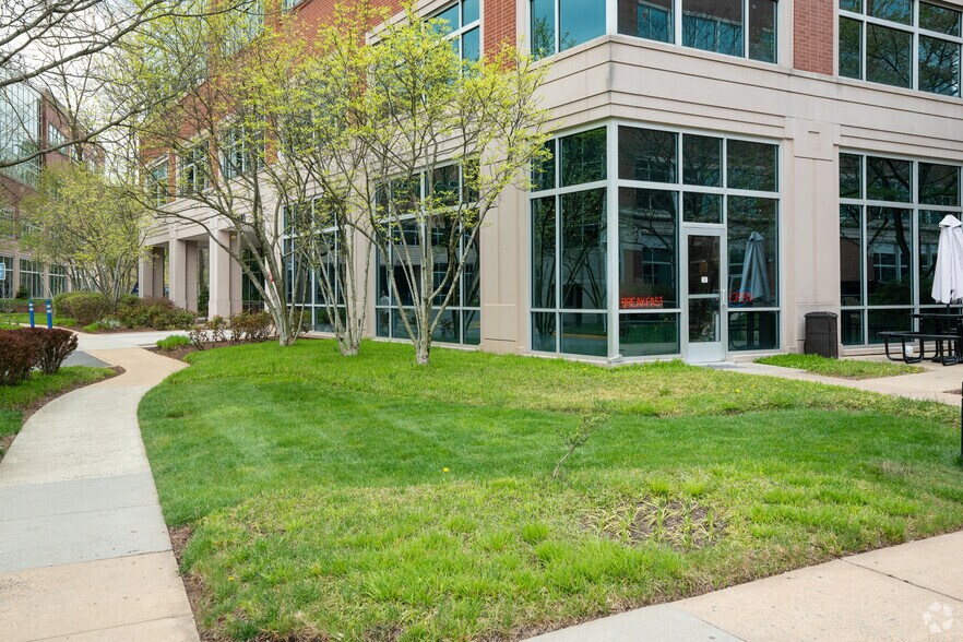 More Photos Of 8501 Arlington Blvd, Merrifield Unknown For Lease