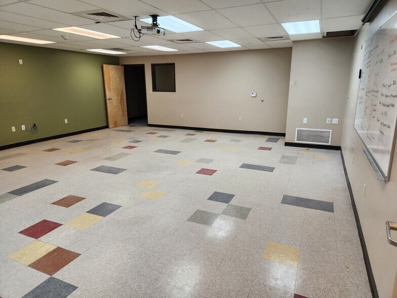 More Photos Of 5929 Brook Hollow Dr, El Paso Medical For Sale