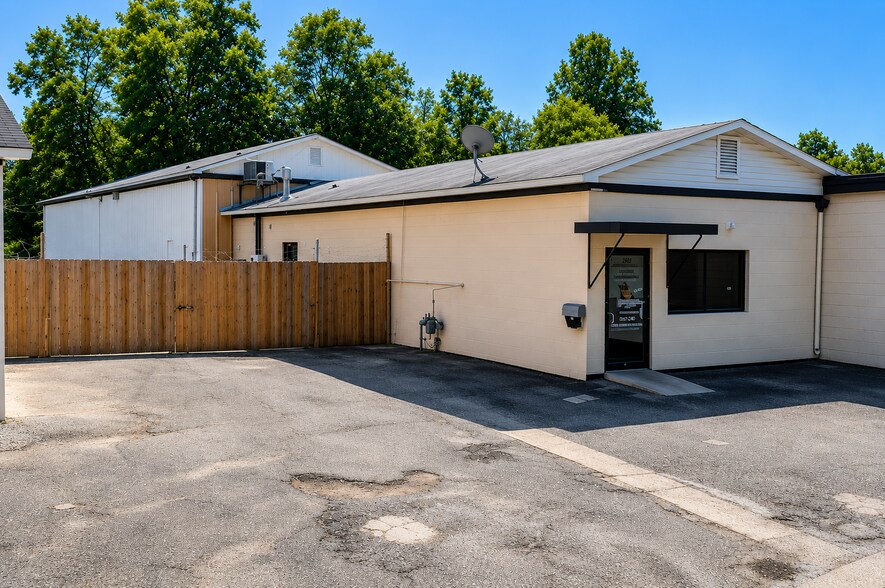 Primary Photo Of 2688 Roff Ave, Macon-Bibb Warehouse For Sale