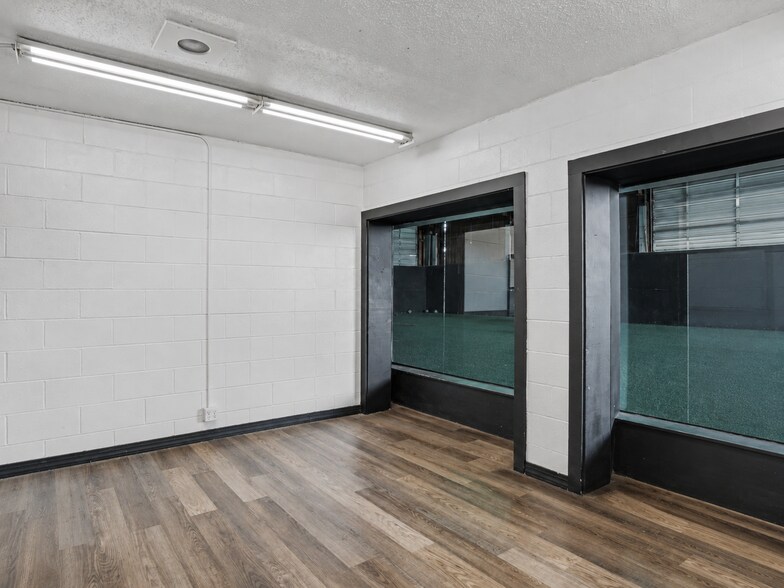 More Photos Of 400 N Macarthur Blvd, Oklahoma City Warehouse For Sale