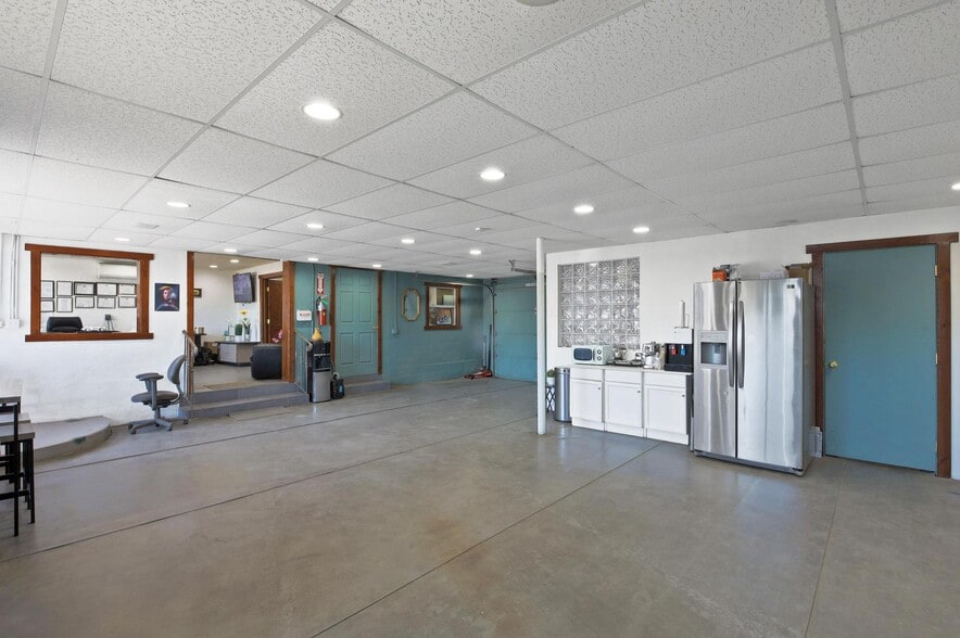 More Photos Of 4267 S Broadway, Englewood Auto Dealership For Sale