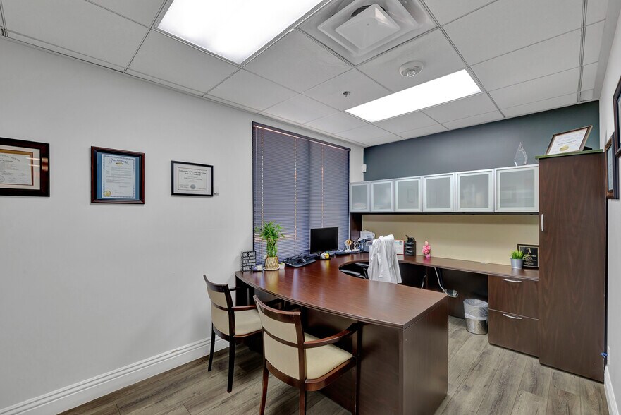 More Photos Of 5701 W Charleston Blvd, Las Vegas Medical For Sale