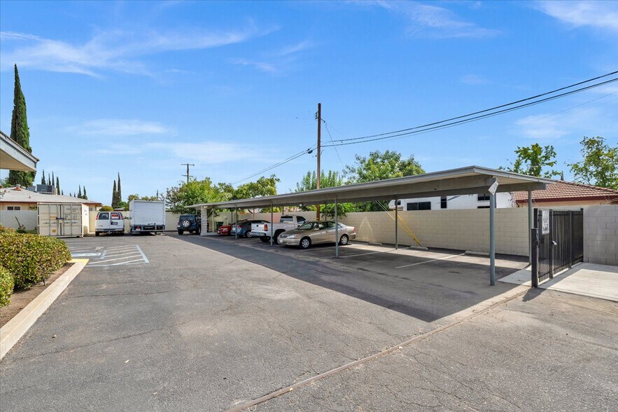 More Photos Of 445 W Dakota Ave, Fresno Office Residential For Sale