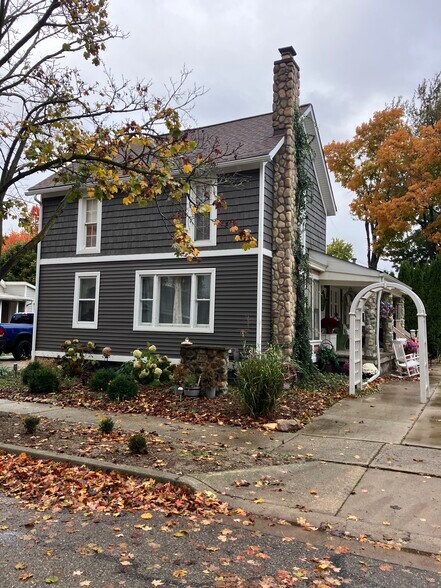 Primary Photo Of 720 Saint Clair St, Lapeer Apartments For Sale