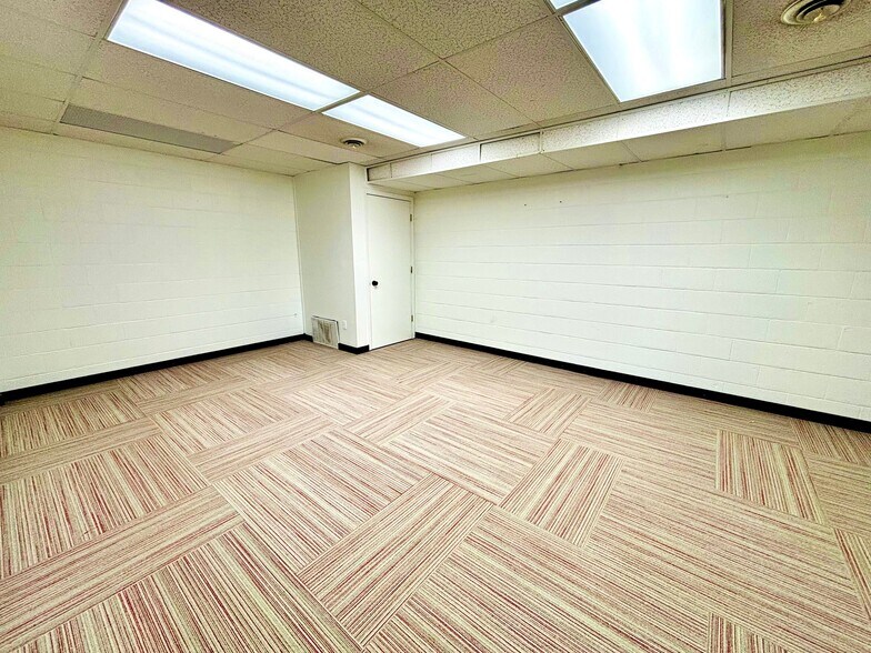 More Photos Of 1701 S Campbell Ave, Springfield Office For Sale