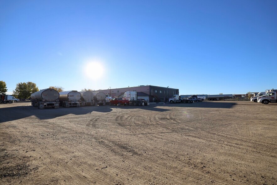 More Photos Of 8715 44th St SE, Calgary Warehouse For Sale