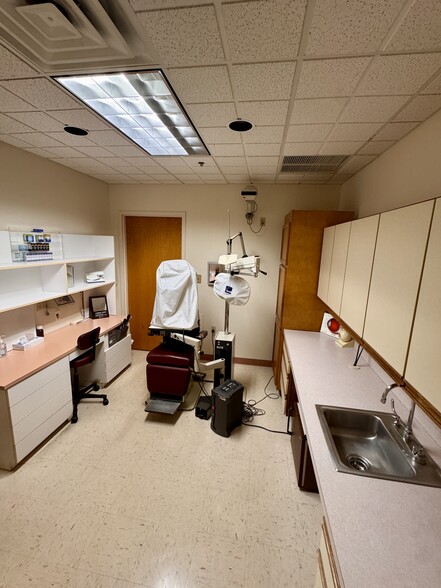 More Photos Of 1611 Pond Rd, Allentown Medical For Sale