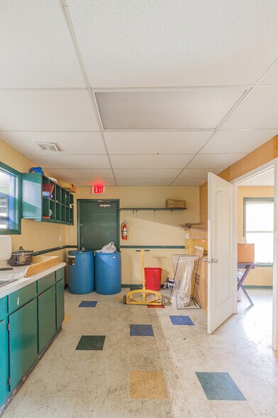 More Photos Of 300 Alamar St, Fort Oglethorpe General Retail For Sale