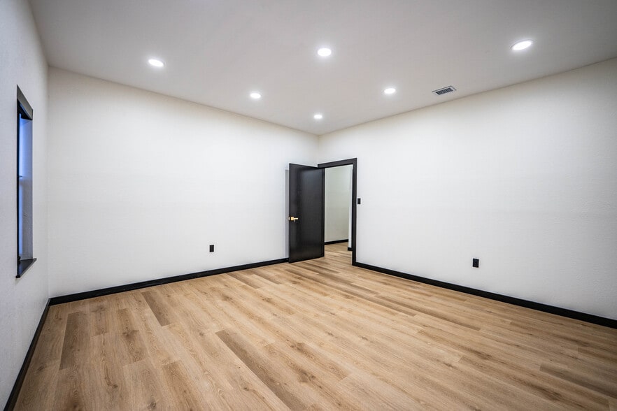 More Photos Of 1832 Harden Blvd, Lakeland Office For Lease