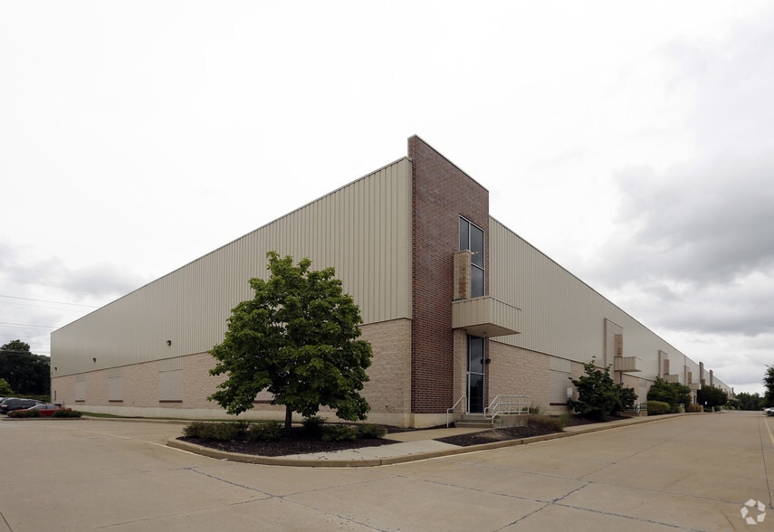 More Photos Of 600-650 Pencader Dr, Newark Warehouse For Lease