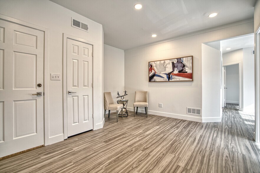 More Photos Of 1715-1717 Pearl Street, Boulder General Retail For Lease