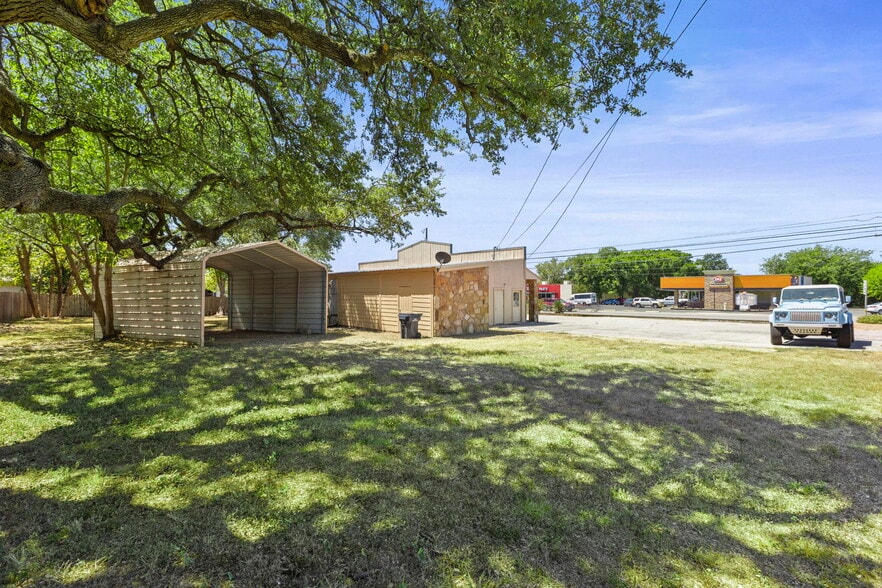 More Photos Of 503 S Highway 281, Burnet Office For Sale