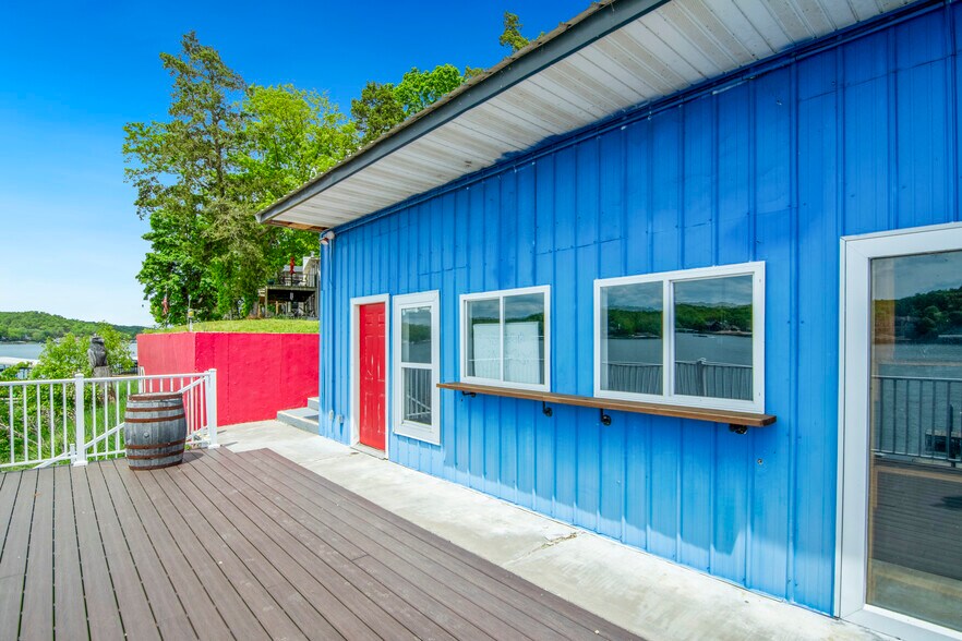 More Photos Of 27485 Cross Ln, Barnett Restaurant For Sale