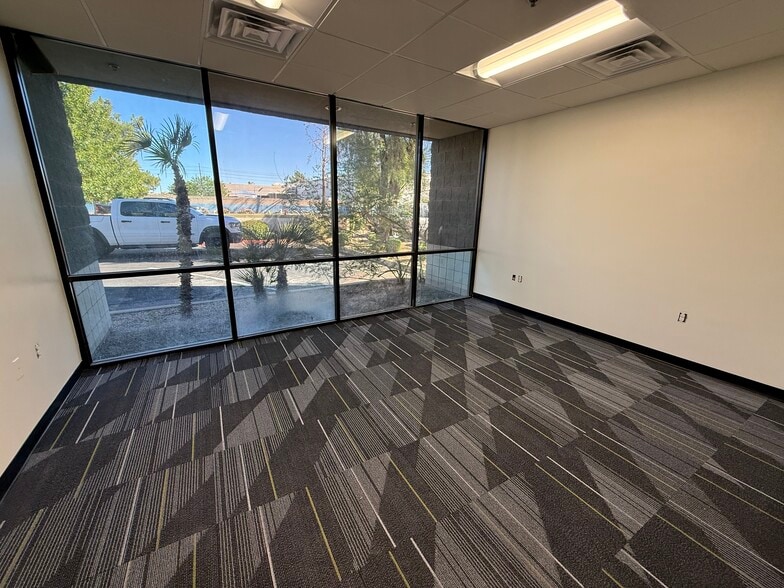 More Photos Of 240 N Sunway Dr, Gilbert Manufacturing For Lease