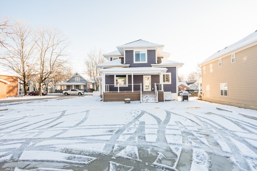 More Photos Of 502 W Main St, Danville Office For Sale