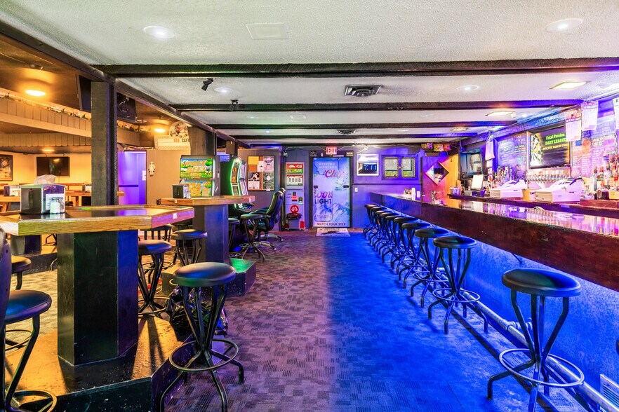 More Photos Of 1126 Smelter Ave NE, Black Eagle Bar For Sale
