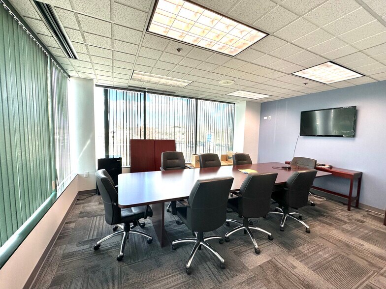 More Photos Of 8001 Broadway, Merrillville Office For Lease