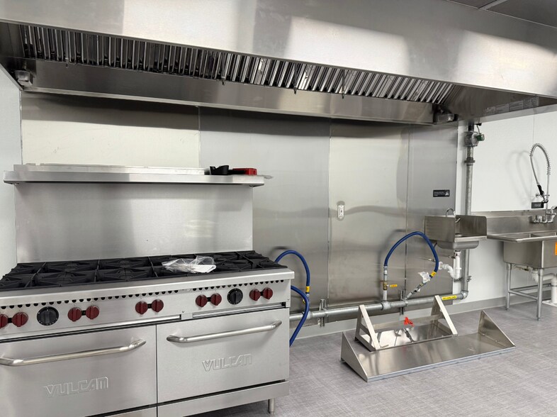 More Photos Of 4911-4935 Southern Blvd, West Palm Beach Storefront For Lease