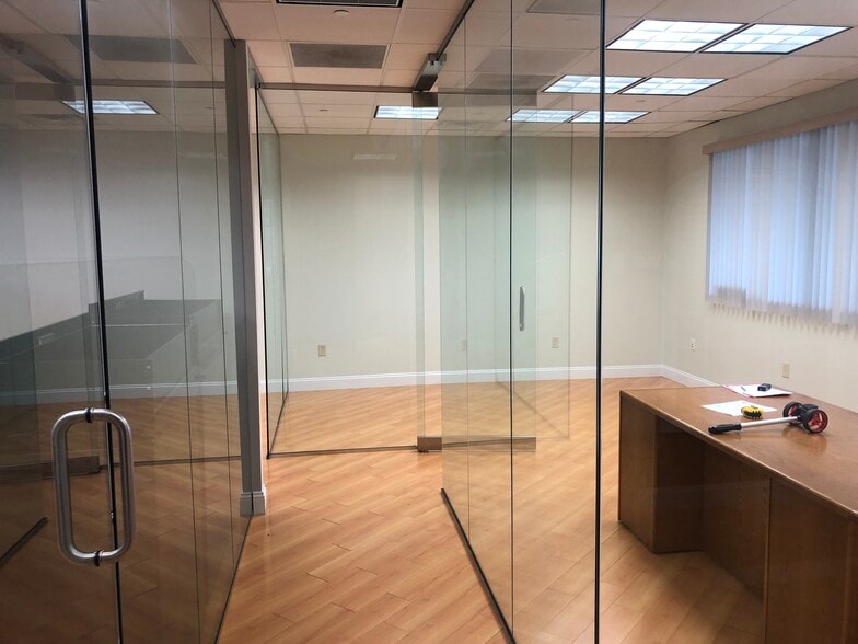 More Photos Of 45 Essex St, Millburn Bank For Lease