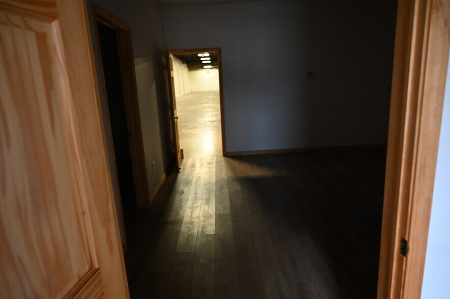 More Photos Of 2300 Claremont Ave, Ashland Freestanding For Lease
