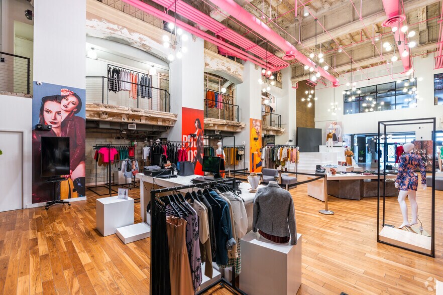 More Photos Of 117 NE 1st Ave, Miami Coworking Space