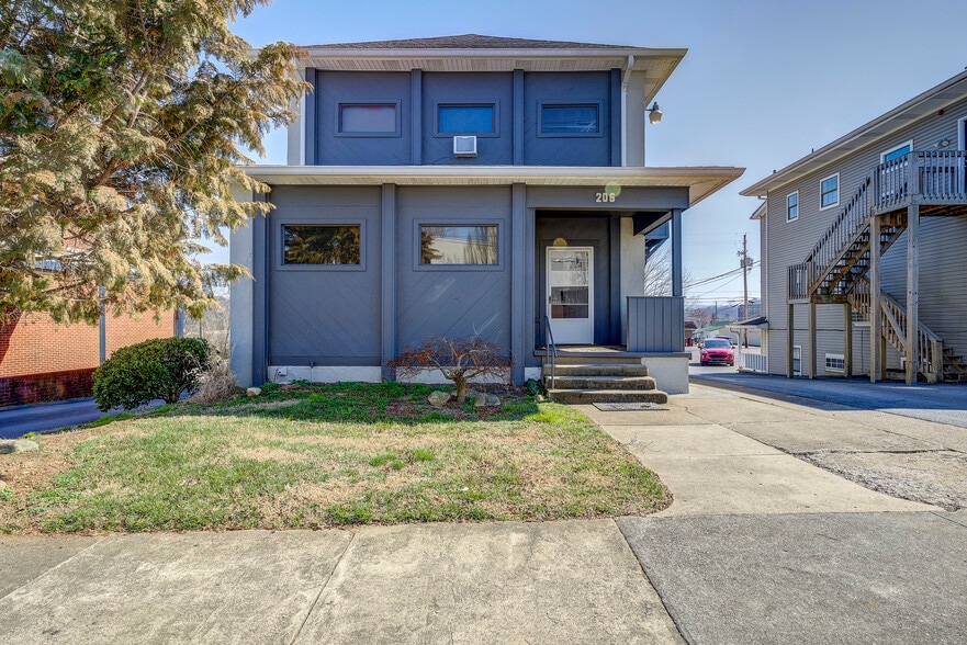 More Photos Of 200/204/206 Watauga Ave, Johnson City Apartments For Sale