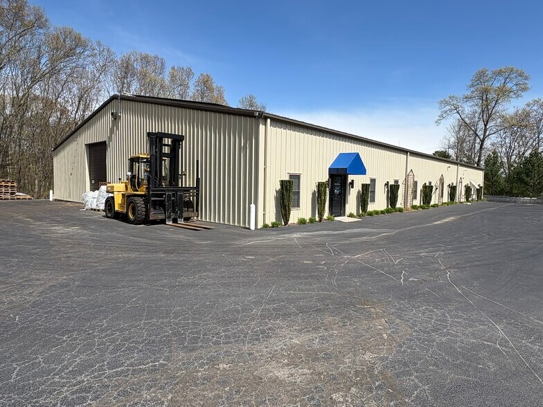 More Photos Of 130 Industrial Dr, North Smithfield Warehouse For Sale