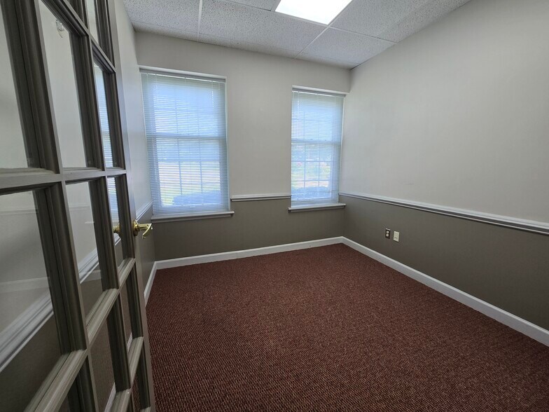 More Photos Of 10901 Indian Head Hwy, Fort Washington Office For Lease