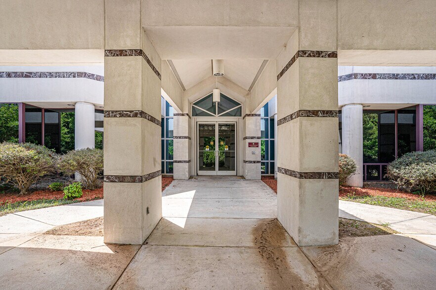 More Photos Of 4000 Corporate Center Dr, Morrow Medical For Sale