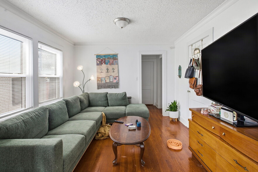 More Photos Of 4340-4342 Holly St, Kansas City Multifamily For Sale
