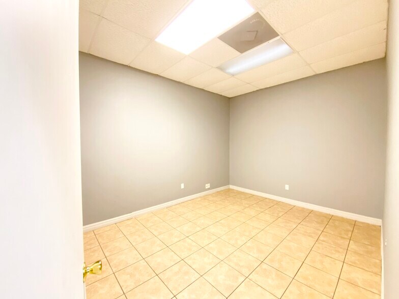 More Photos Of 3102 E Business 83, Weslaco Office For Lease