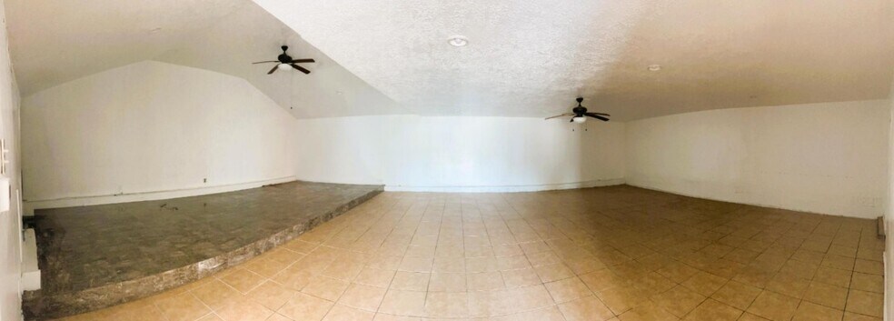 More Photos Of 1545 Oak Tree Dr, Houston Unknown For Lease