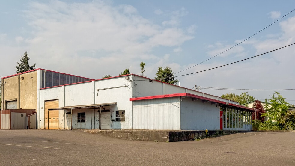 More Photos Of 5440 NE Columbia Blvd, Portland Manufacturing For Sale
