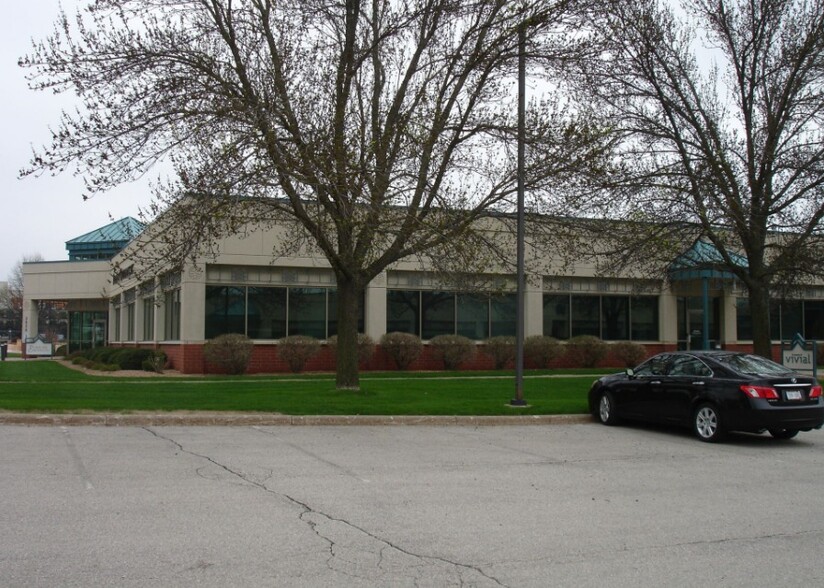 Primary Photo Of 2850 Midwest Dr, Onalaska Schools For Lease