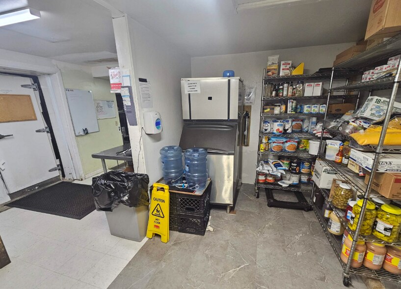 More Photos Of 1401 Laurel Ave, Whitewood Restaurant For Sale