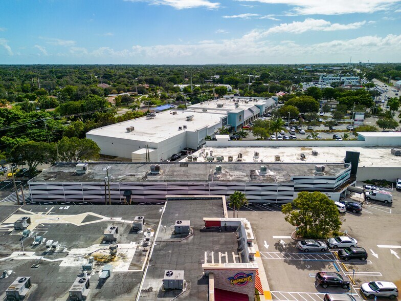 More Photos Of 14951 S Dixie Hwy, Palmetto Bay Freestanding For Sale