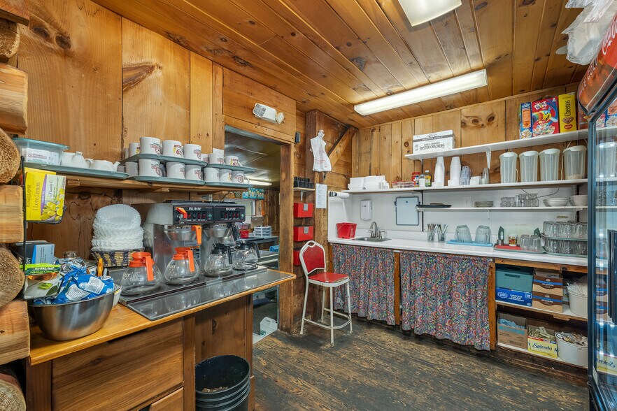 More Photos Of 1955 Presidential Hwy, Jefferson Restaurant For Sale
