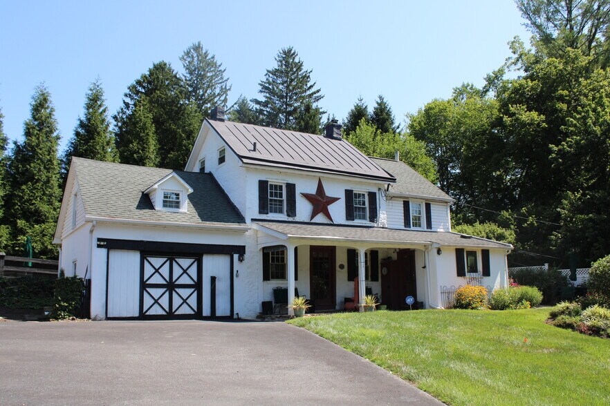 Primary Photo Of 547 Baltimore Pike, Glen Mills Office For Sale