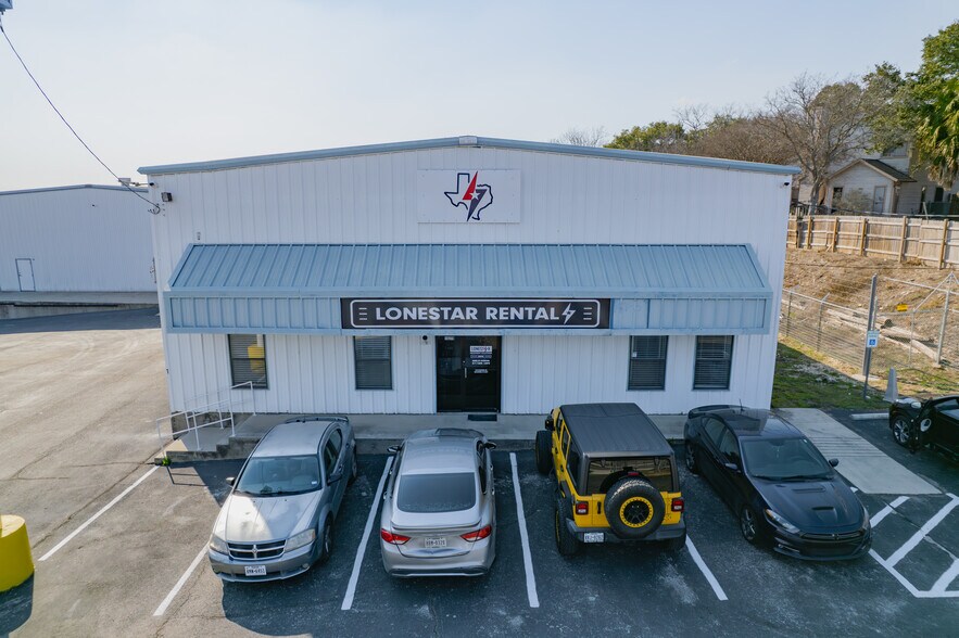 More Photos Of 15279 Bulverde Rd, San Antonio Warehouse For Sale