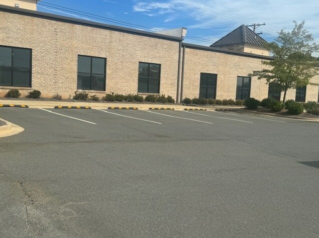 More Photos Of 14936 Brown Mill Rd, Huntersville Self Storage For Lease