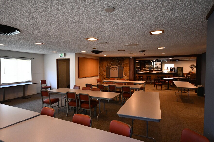 More Photos Of 2620 W 2nd St, The Dalles Restaurant For Sale