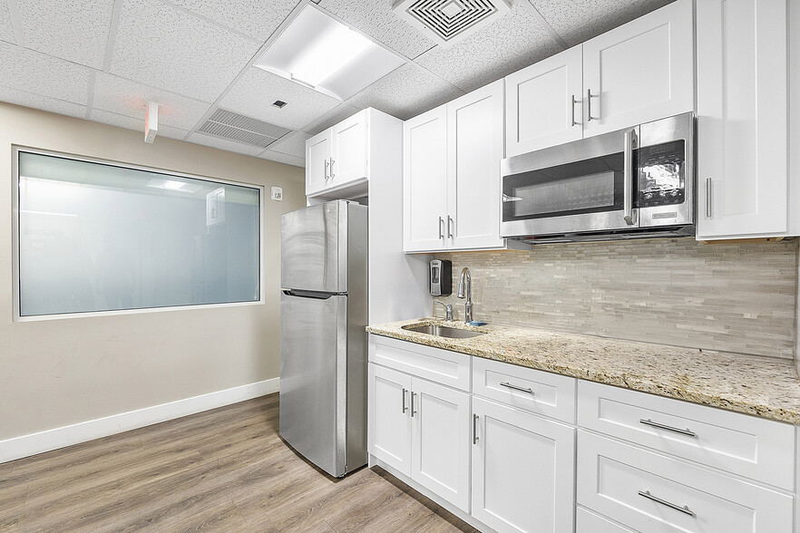 More Photos Of 5300 N Federal Hwy, Fort Lauderdale Office For Sale