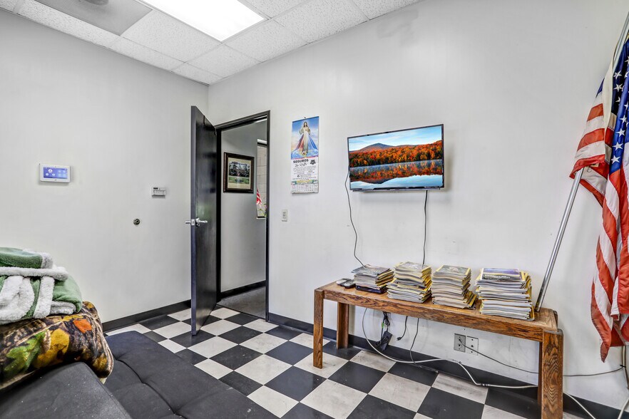 More Photos Of 19821 Valley Blvd, Walnut Auto Repair For Sale