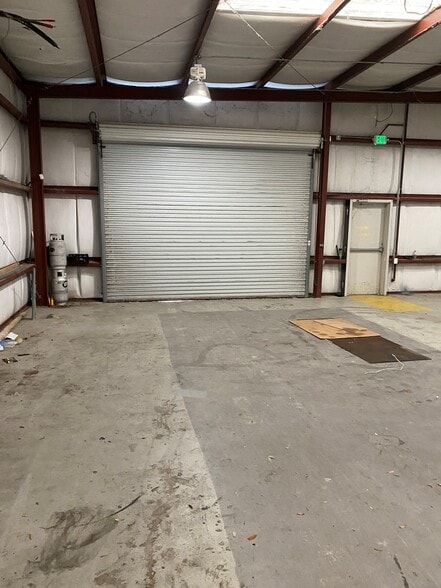 More Photos Of 746 North Dr, Melbourne Research And Development For Lease