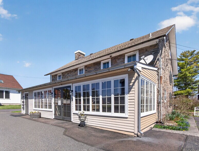 More Photos Of 1434-1436 W Broad St, Quakertown Office For Sale