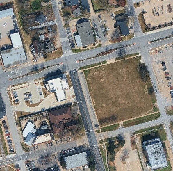 More Photos Of 116 N Dobson St, Burleson Office For Lease