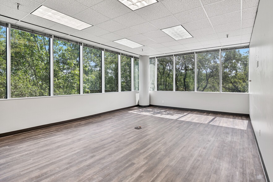 More Photos Of 16225 Park Ten Pl, Houston Office For Lease