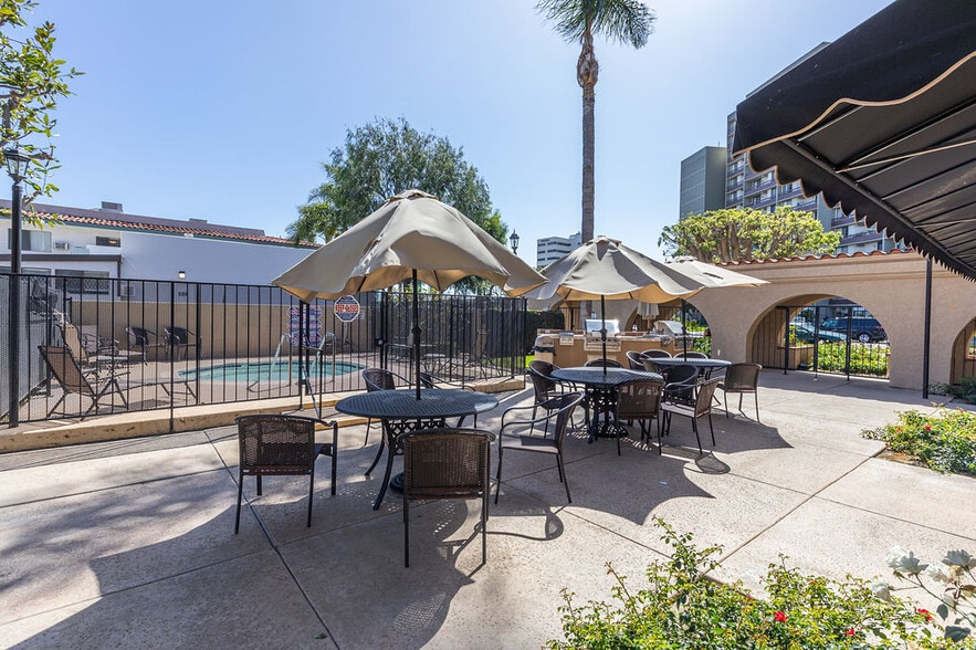 More Photos Of 18700 Florida St, Huntington Beach Apartments For Sale