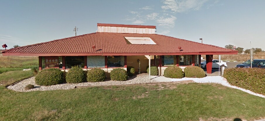 Primary Photo Of 39050 Barnard Ct, Woodland Restaurant For Lease